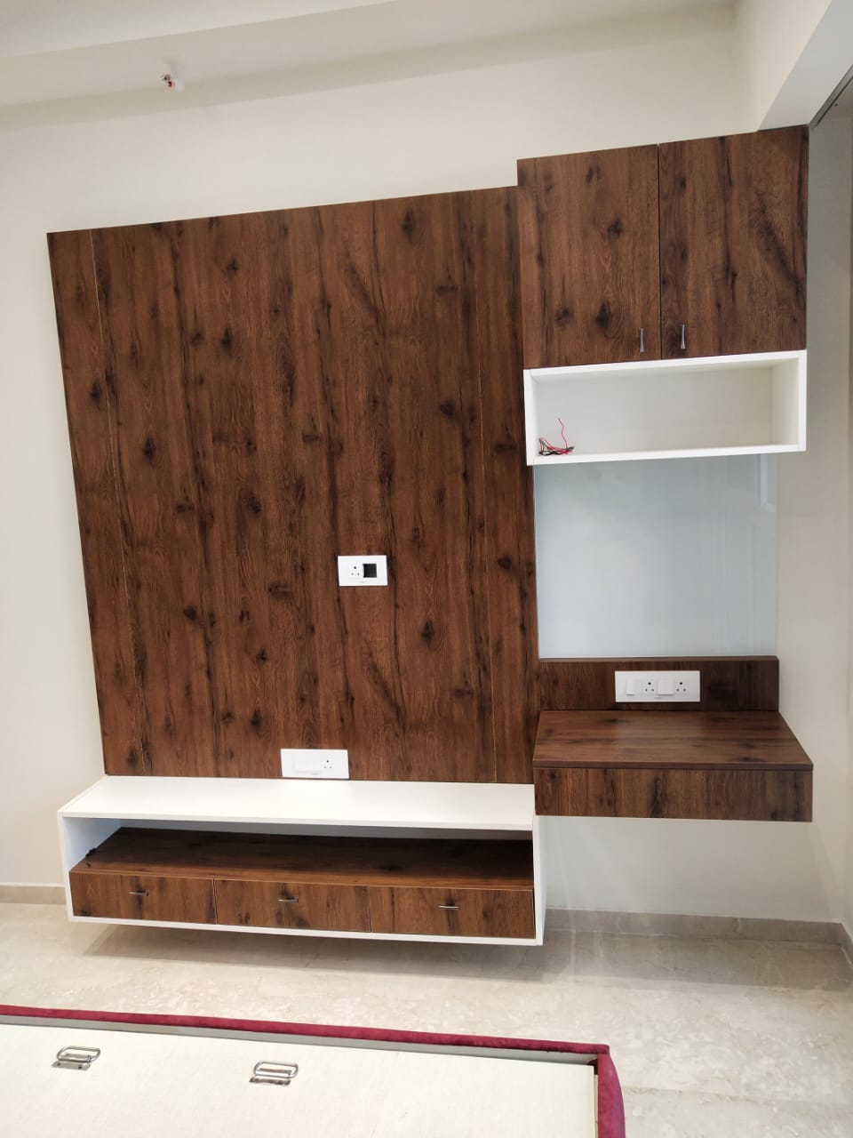 WOODEN LAMINATE MATT FINISH TV UNIT, MODULAR FURNITURE, ALL OVER INDIA, CALL ON-9819955502
